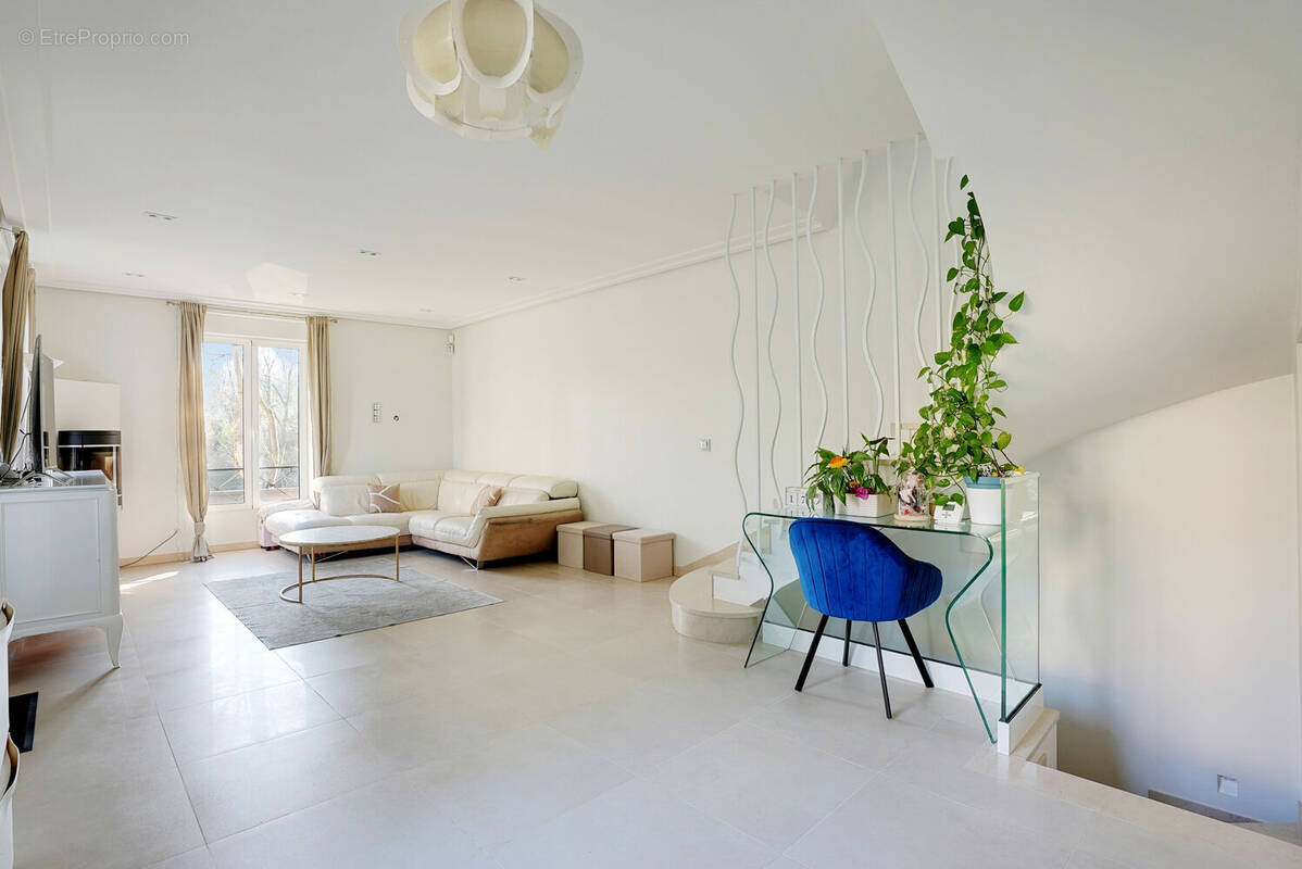 Photo 1 - Maison à VINCENNES