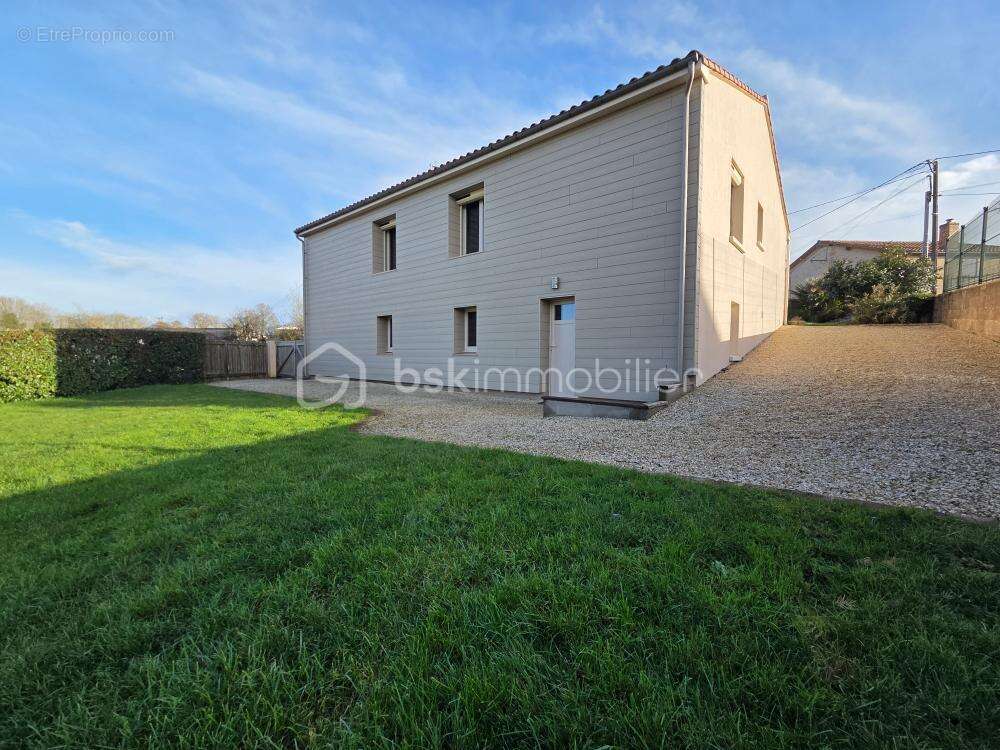 Maison à LA CHAPELLE-THIREUIL