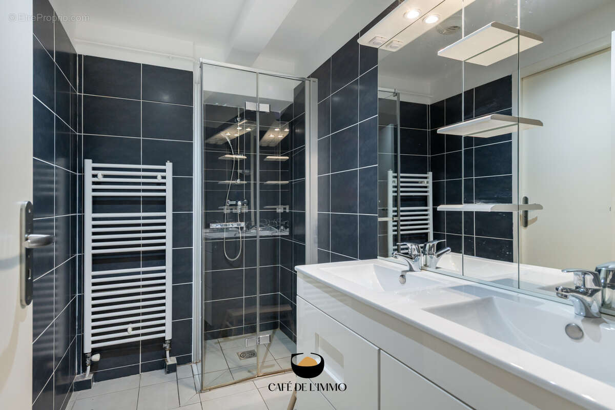 Appartement à MARSEILLE-5E