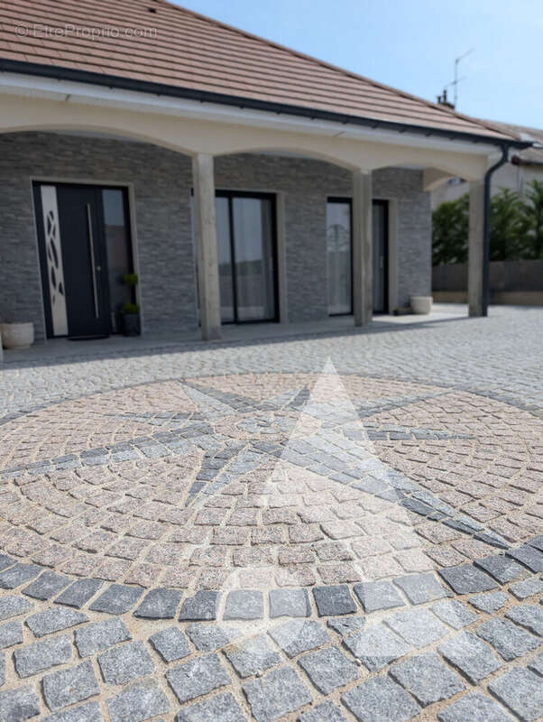 Maison à CHAUSSIN
