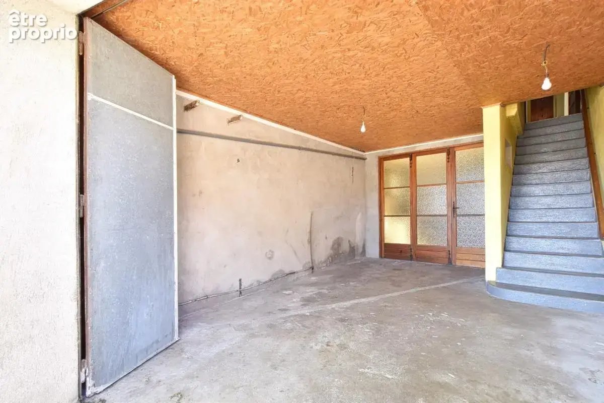 Maison de village rénovée, garage et potentiel d’aménagement - photo 15