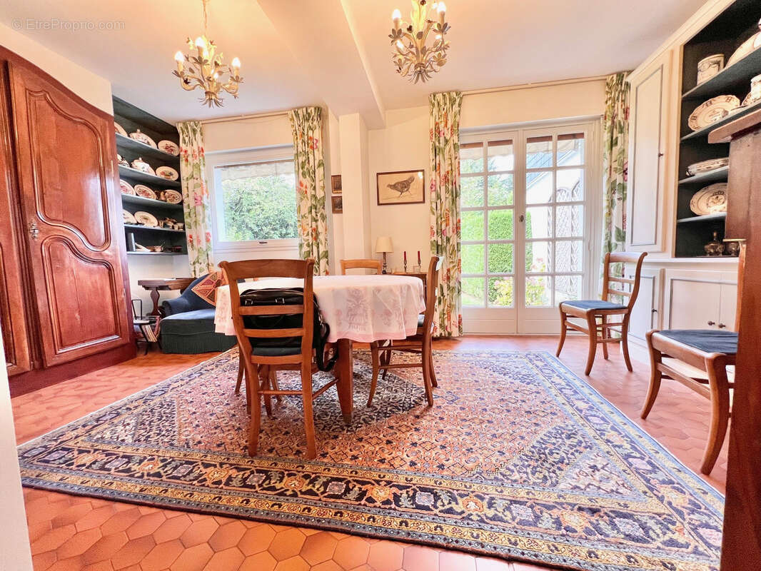 Maison à MONT-SAINT-AIGNAN