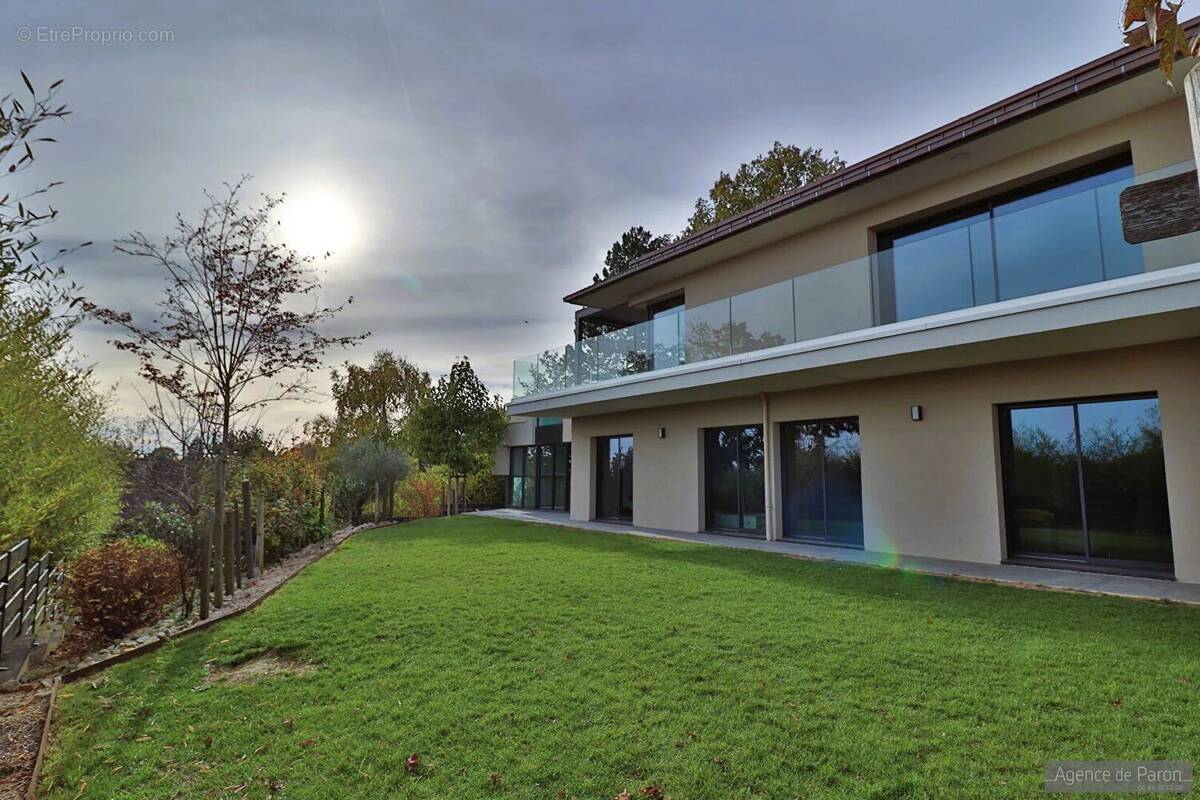 Maison à VERRIERES-LE-BUISSON