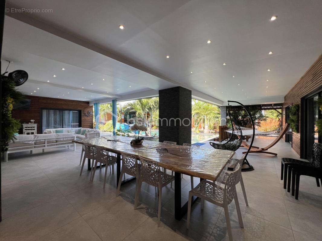 Ensemble de 2 villas t8 et t5 avec piscines de 254 m2 et 120 m2 sur un terrain de 2054 m2 - photo 25