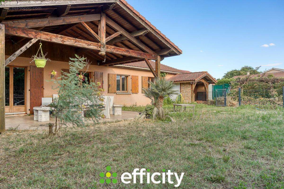 Maison 160 m² à Auberives-Sur-Vareze  - photo 2