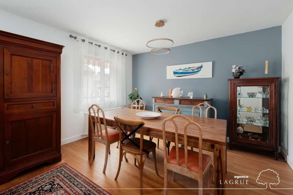   - Appartement à NEUVY