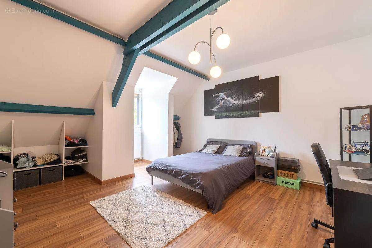 Maison de 7 pièces de 187 m² à Dammartin-en-Goële - photo 7