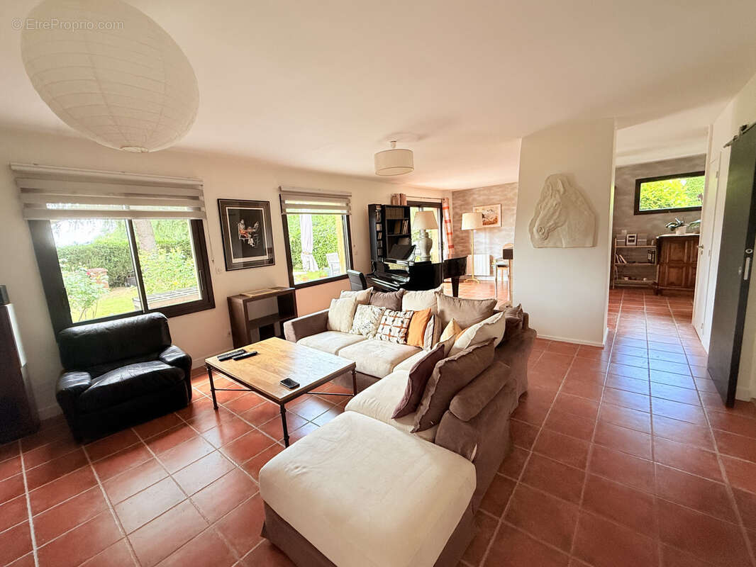Maison à THOIRY