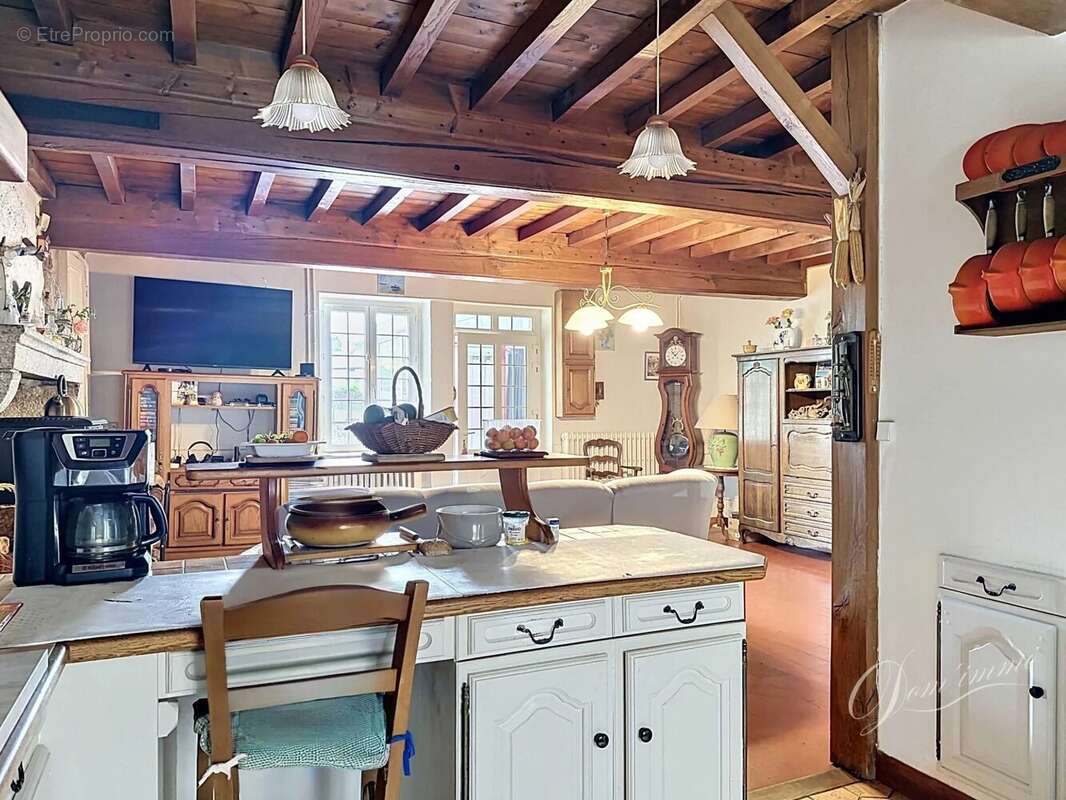 En exclusivité: Maison de campagne en pierres au cœur de la campagne bourguignonne - photo 5