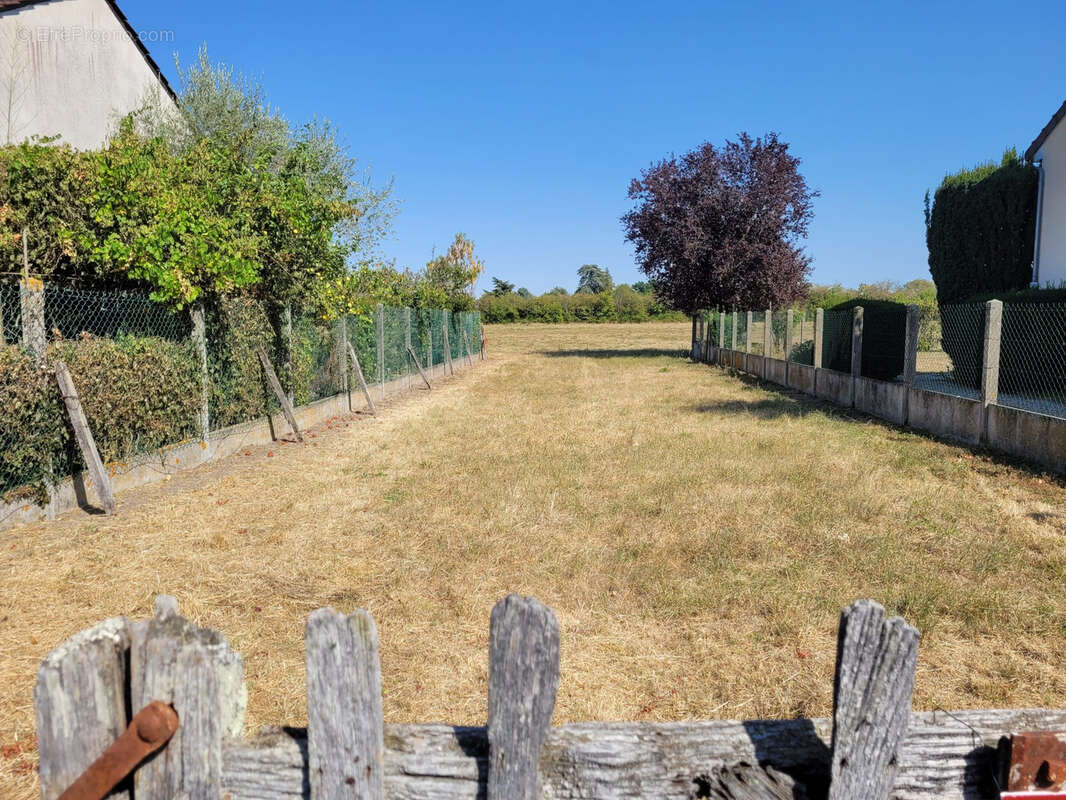 Terrain à LA CHATRE