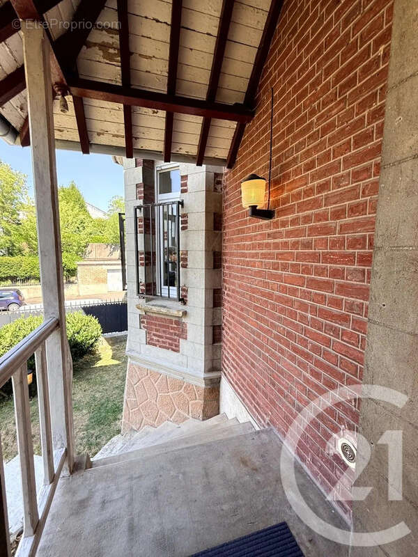Maison 164 m² à Saint-Quentin  - photo 17