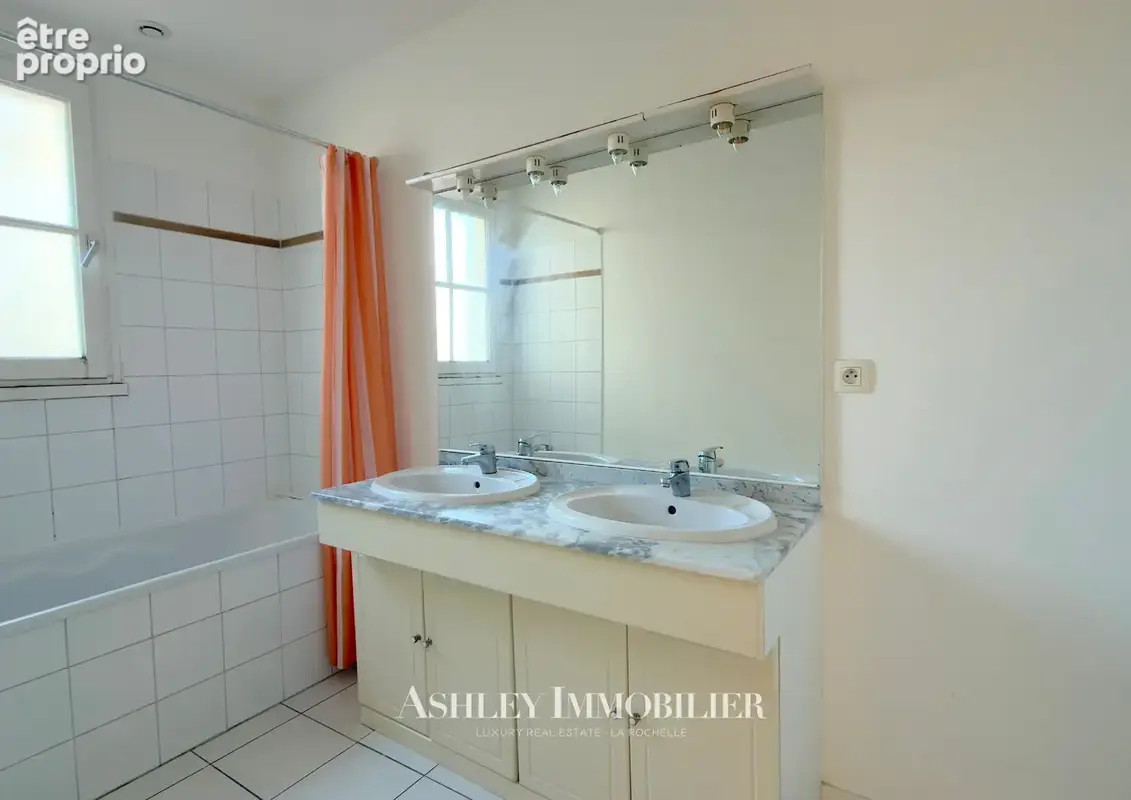 A vendre immeuble - centre ville la rochelle - photo 4
