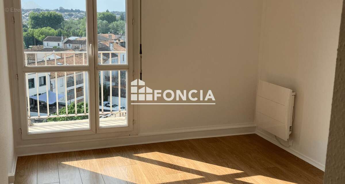 Appartement 83 m² à Angouleme  - photo 3