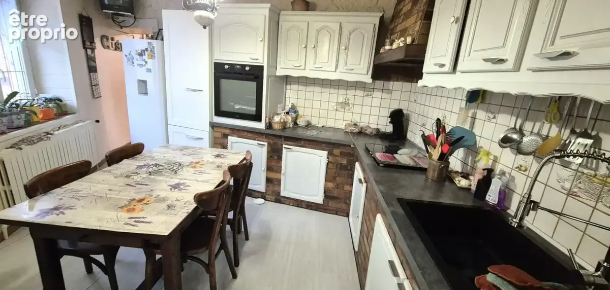 Belle Maison de Village et de Caractère de 1815 de 155 m² Rénover et Entretenue avec Goût avec sa Cour avant et Terrasse de 115  - photo 3