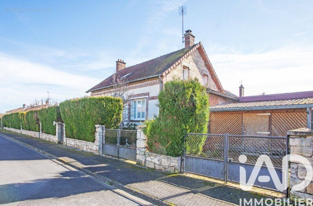 Photo 1 - Maison à COMPIEGNE