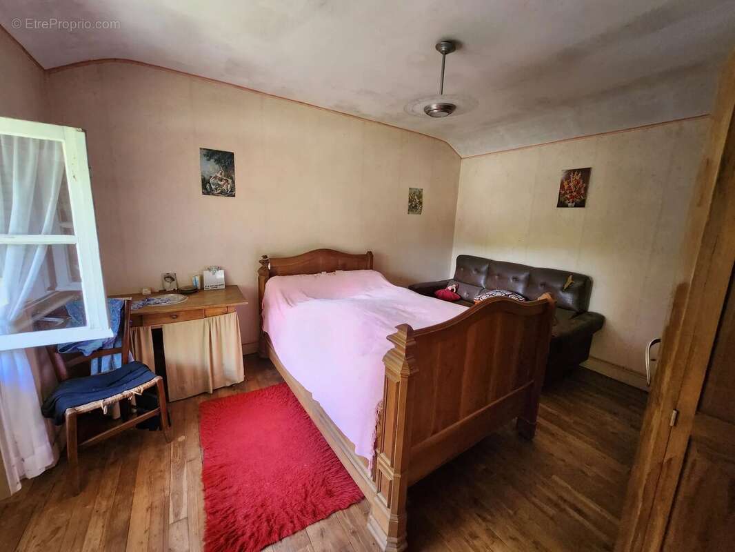 Maison à CHAILLAC-SUR-VIENNE