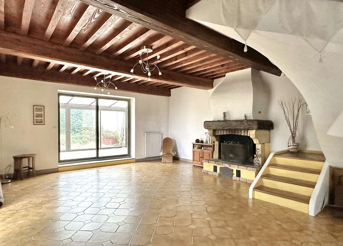 Maison à BRINDAS