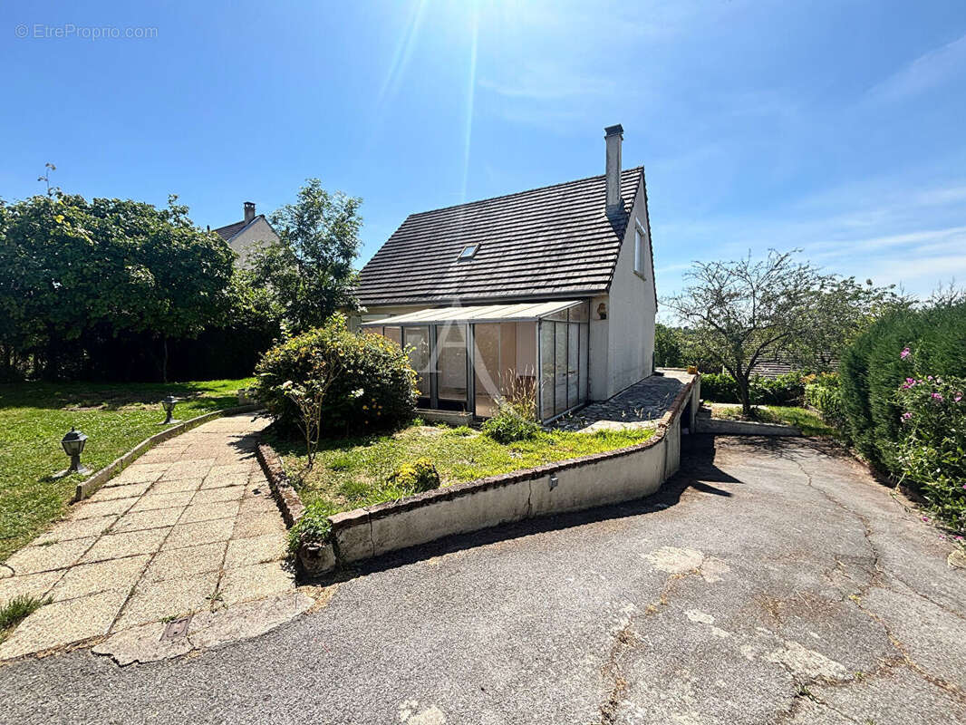 Maison à SAINT-GERMER-DE-FLY