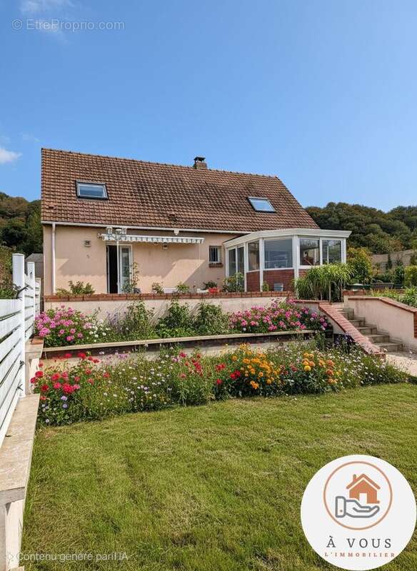 Maison façade - Maison à MONTIVILLIERS