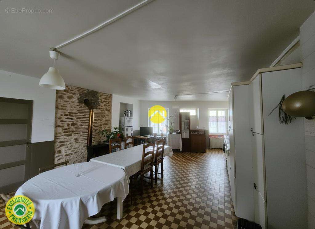Maison à MORNAY-BERRY
