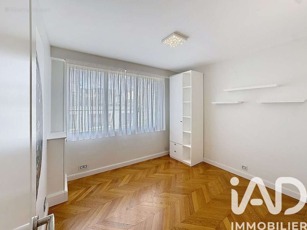 Photo 8 - Appartement à SURESNES