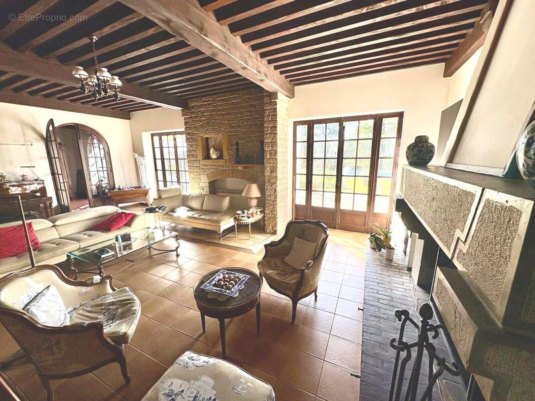 Maison à EYZIN-PINET