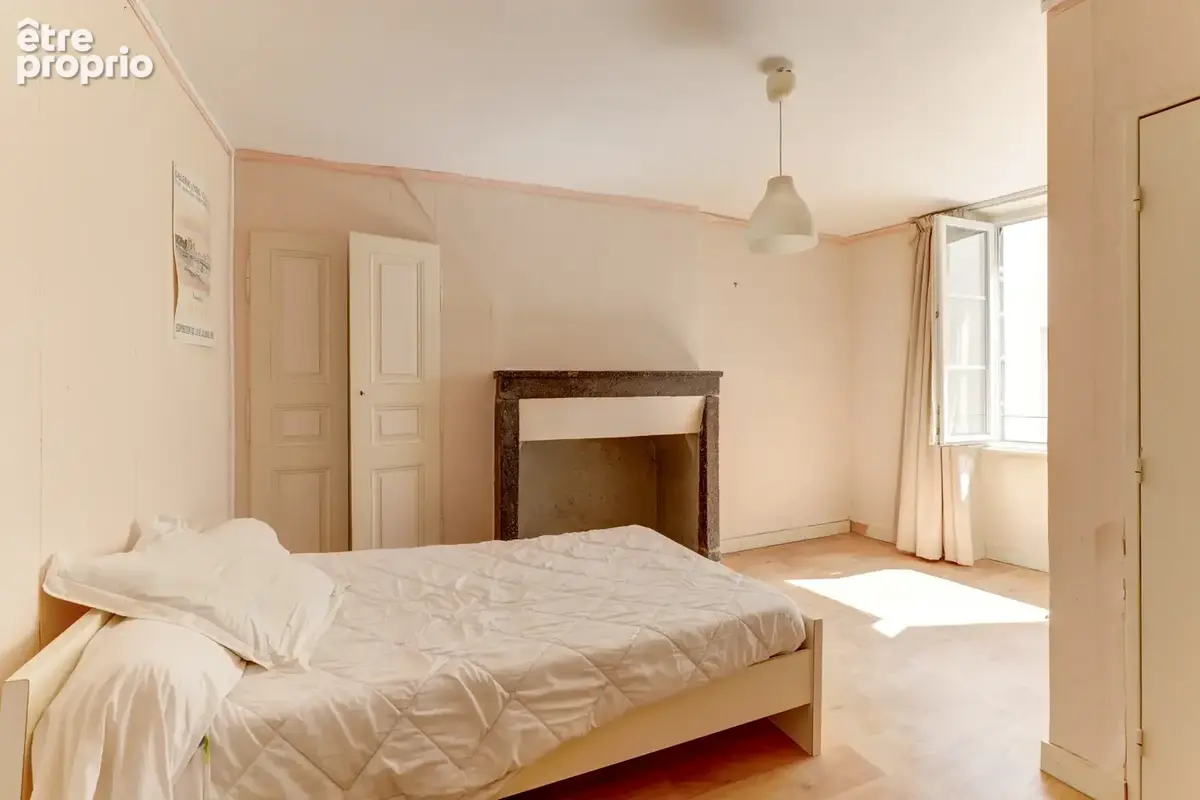 Grand appartement dans immeuble Ancien situé sur le plateau central avec charme - photo 17
