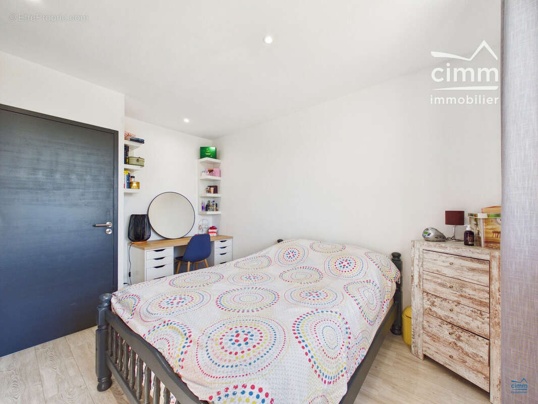 Maison 135 m² à Longue-Jumelles  - photo 4