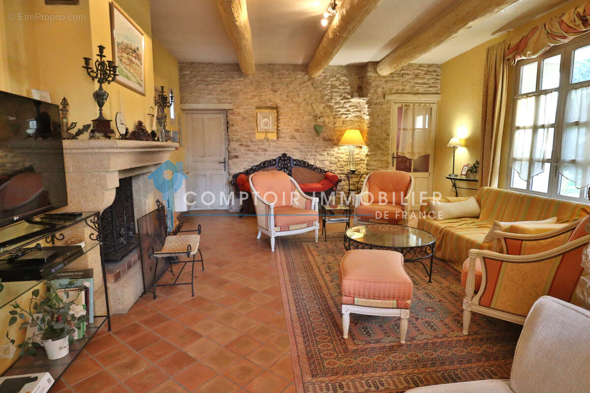 Maison à ROBION