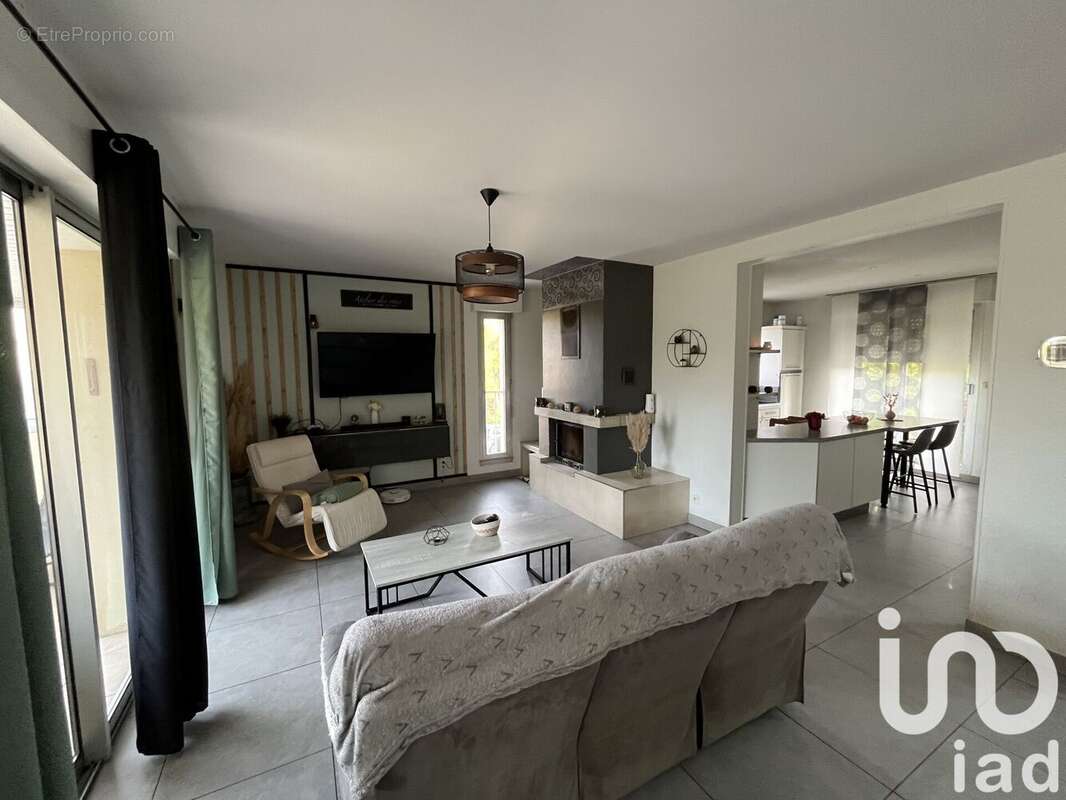 Photo 5 - Maison à LA CHAPELLE-JANSON