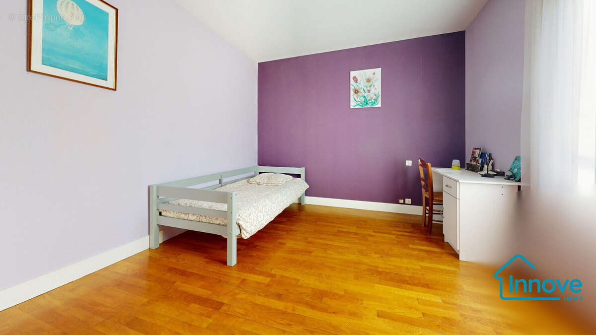 Maison à LES CLAYES-SOUS-BOIS