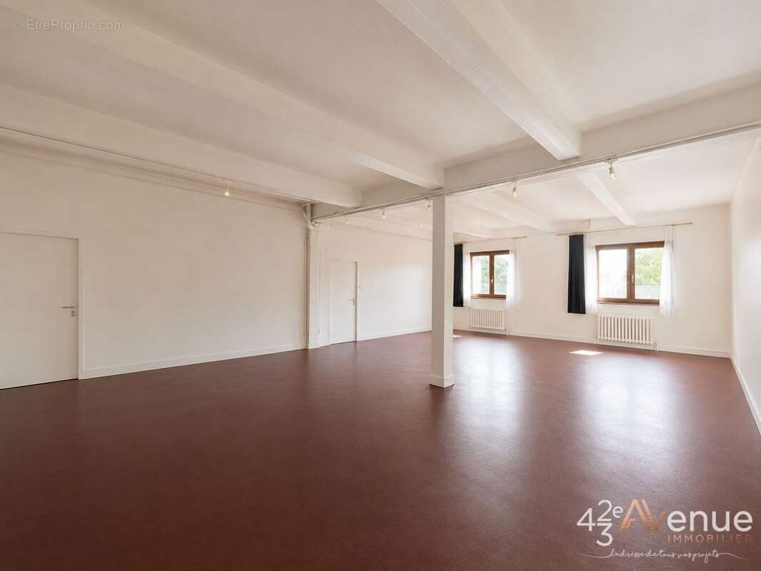 Appartement 139 m² à Saint-Etienne  - photo 2