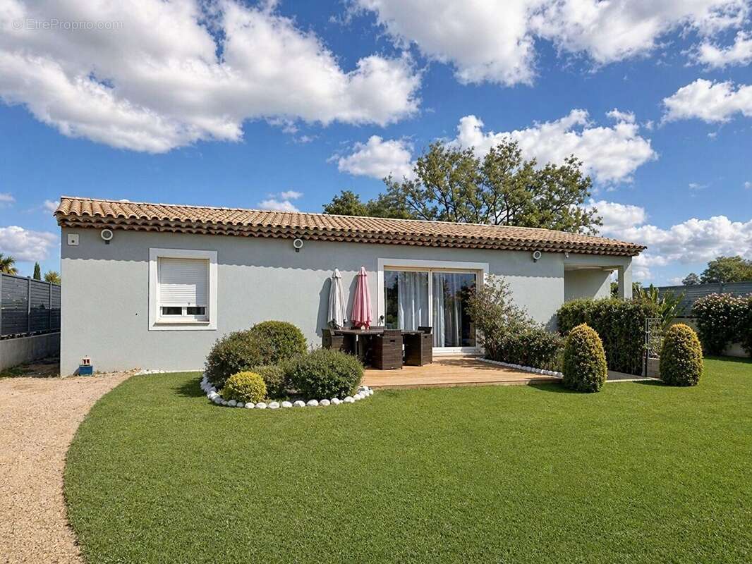 Maison à ROQUEBRUNE-SUR-ARGENS