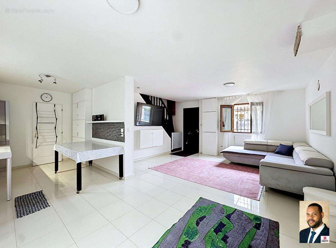 Quartier des Fleurs- Maison 7 pièces sur 325m² de terrain - photo 3