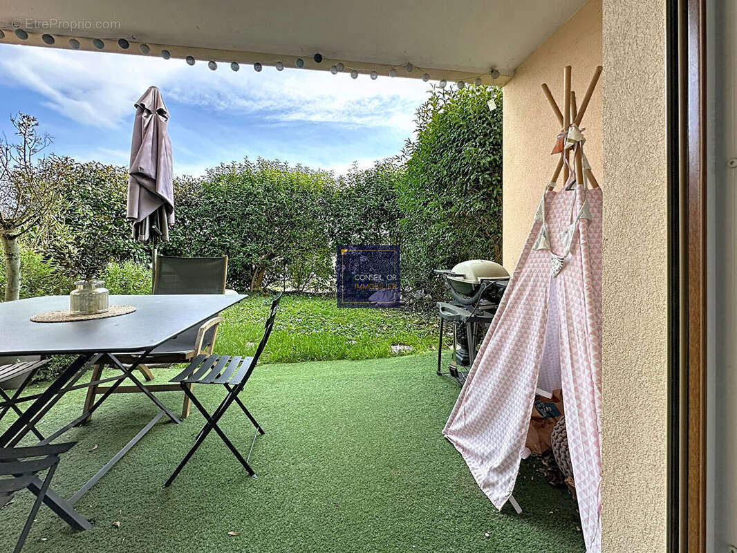 Appartement à SAINT-GENIS-LAVAL
