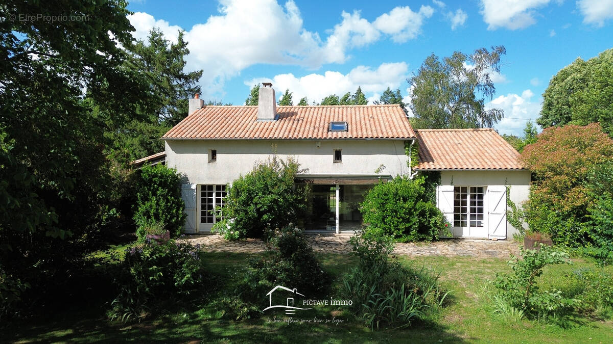Maison à ROUILLE