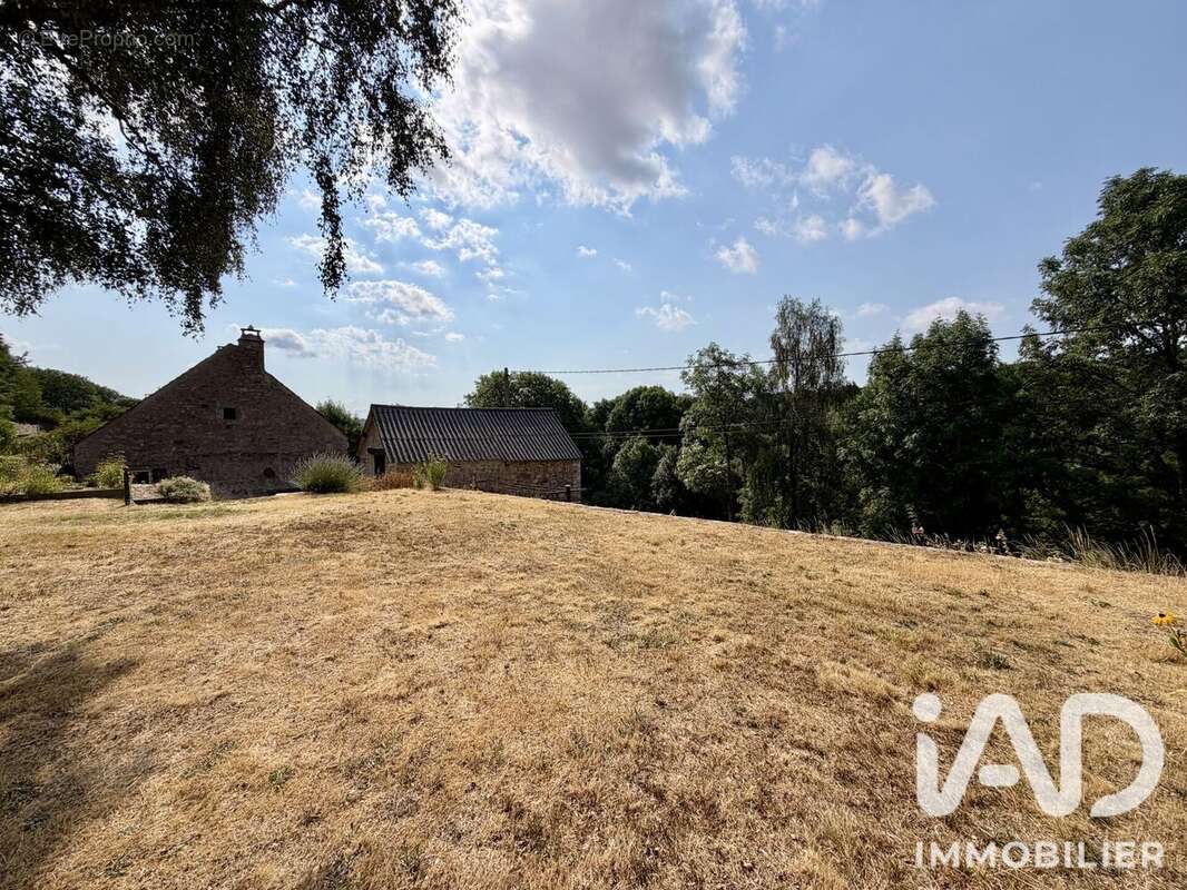 Maison 73 m² à Aumont-Aubrac  - photo 6