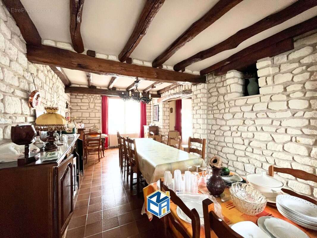 Maison à MARCILLY-SUR-VIENNE