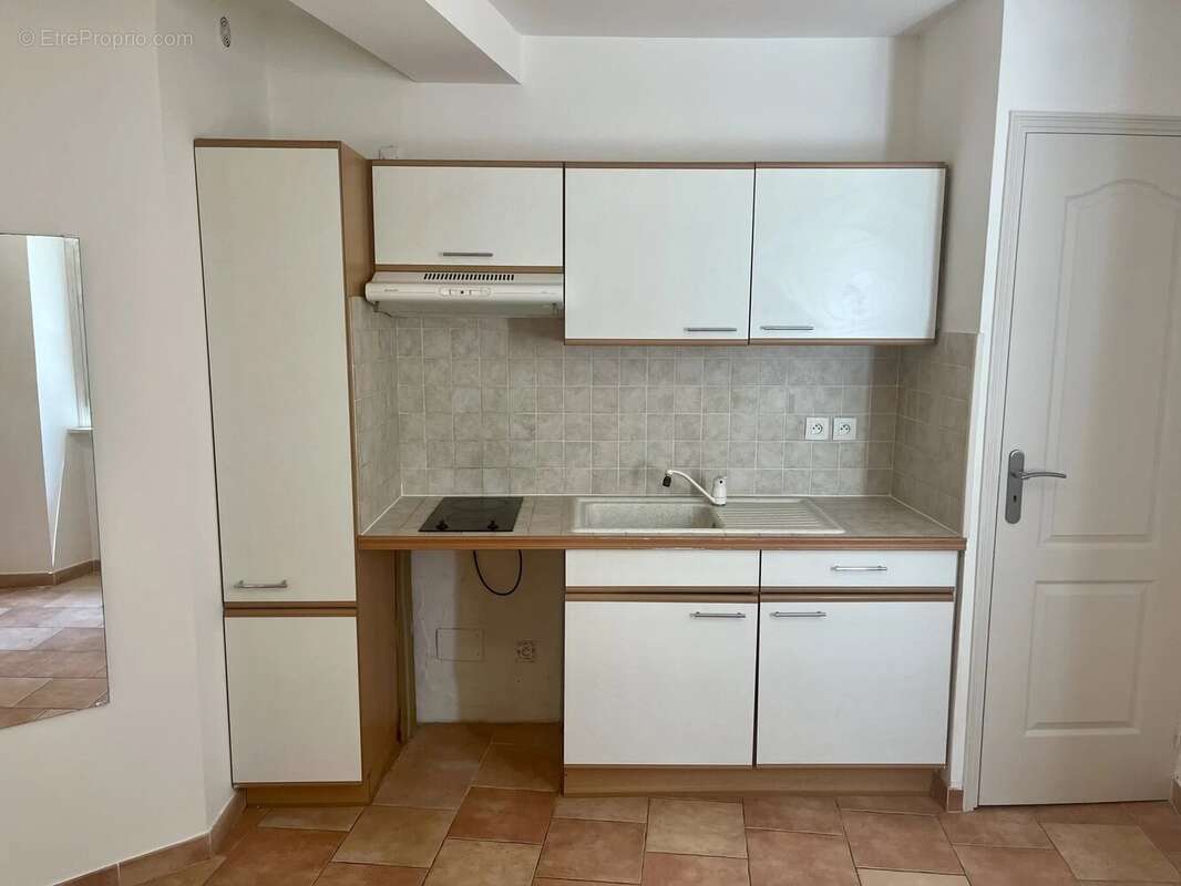 Appartement à PUGET-THENIERS