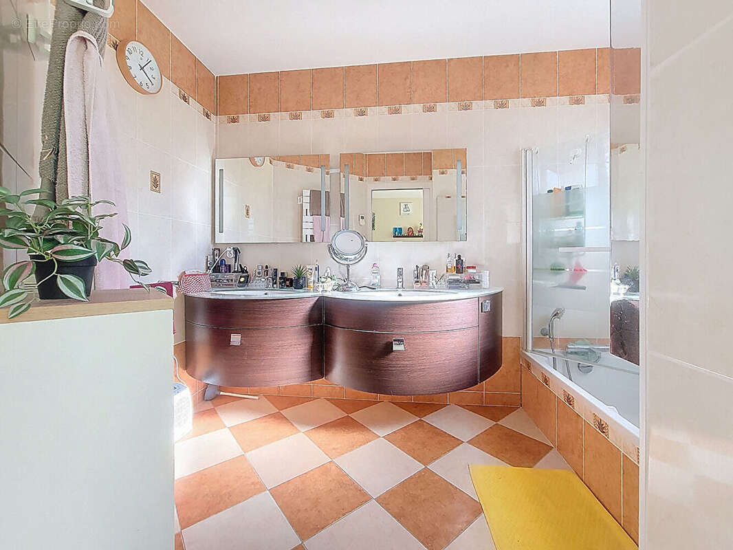 Maison à PAREMPUYRE