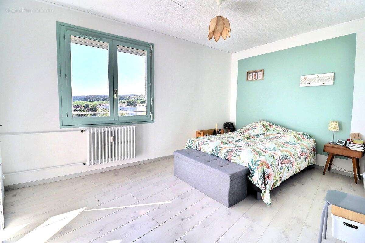 Chenôve, appartement T3 de 69 m², 2 chambres, loggia, cave et ascenseur - photo 7