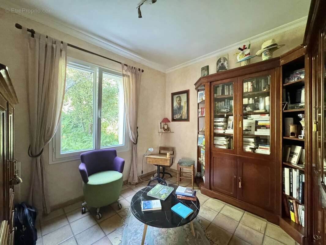Maison 200 m² à Verrieres-Le-Buisson  - photo 17