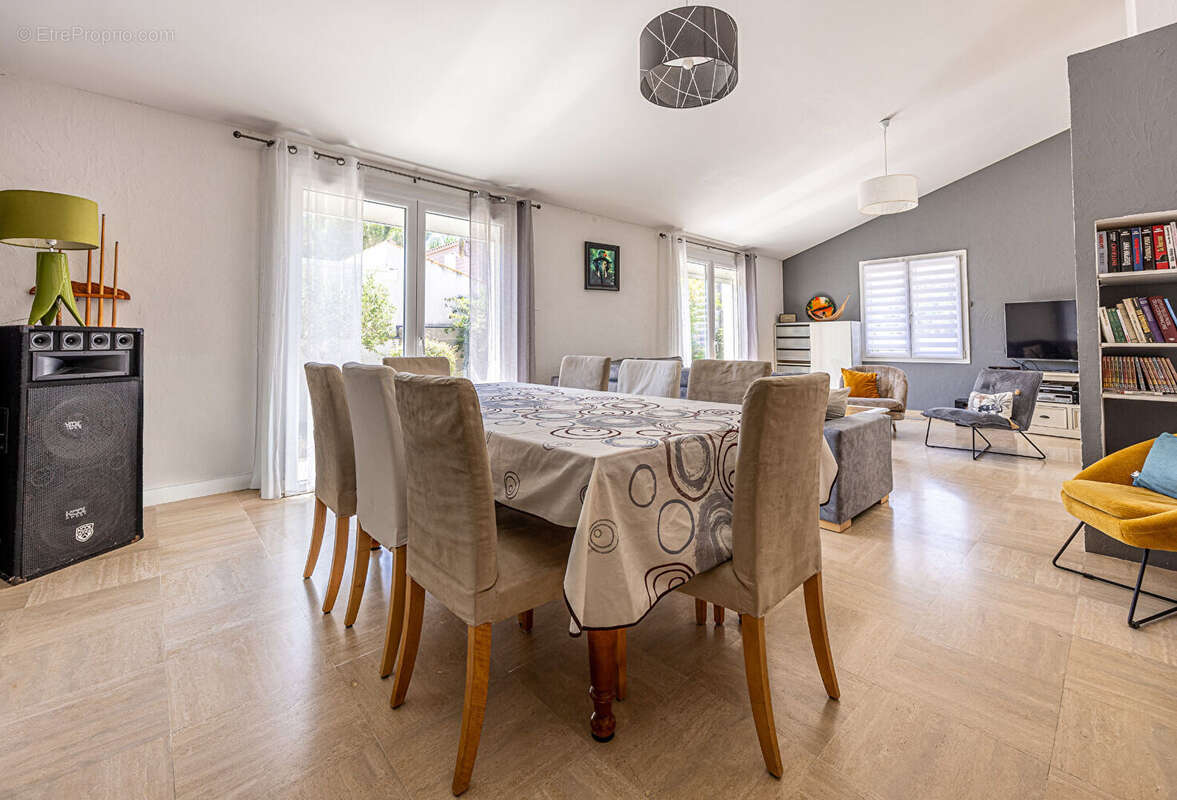 Maison familiale avec cachet, beau jardin, piscine - photo 6