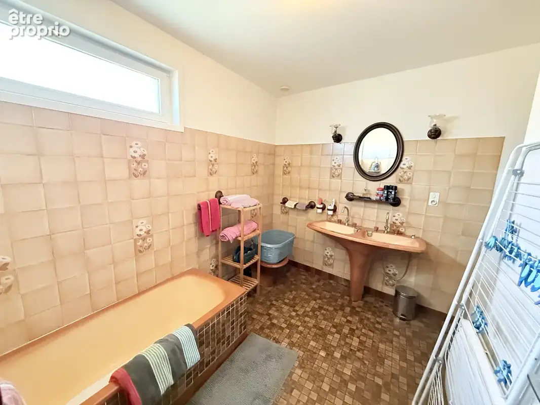 Maison sur deux niveaux avec terrain et garage - photo 9