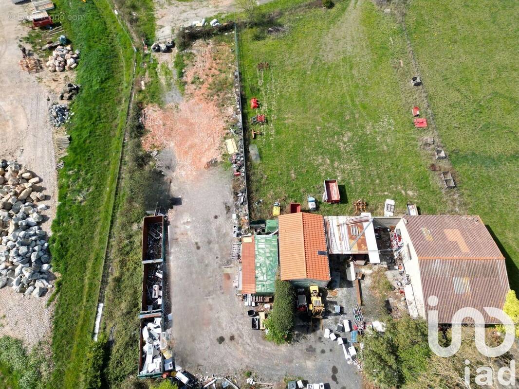 Photo 1 - Parking à SAINT-PAUL-DE-FENOUILLET