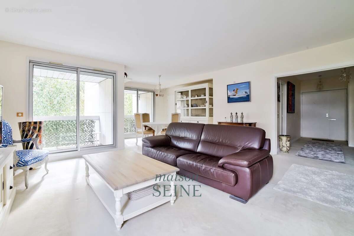 Appartement à NEUILLY-SUR-SEINE