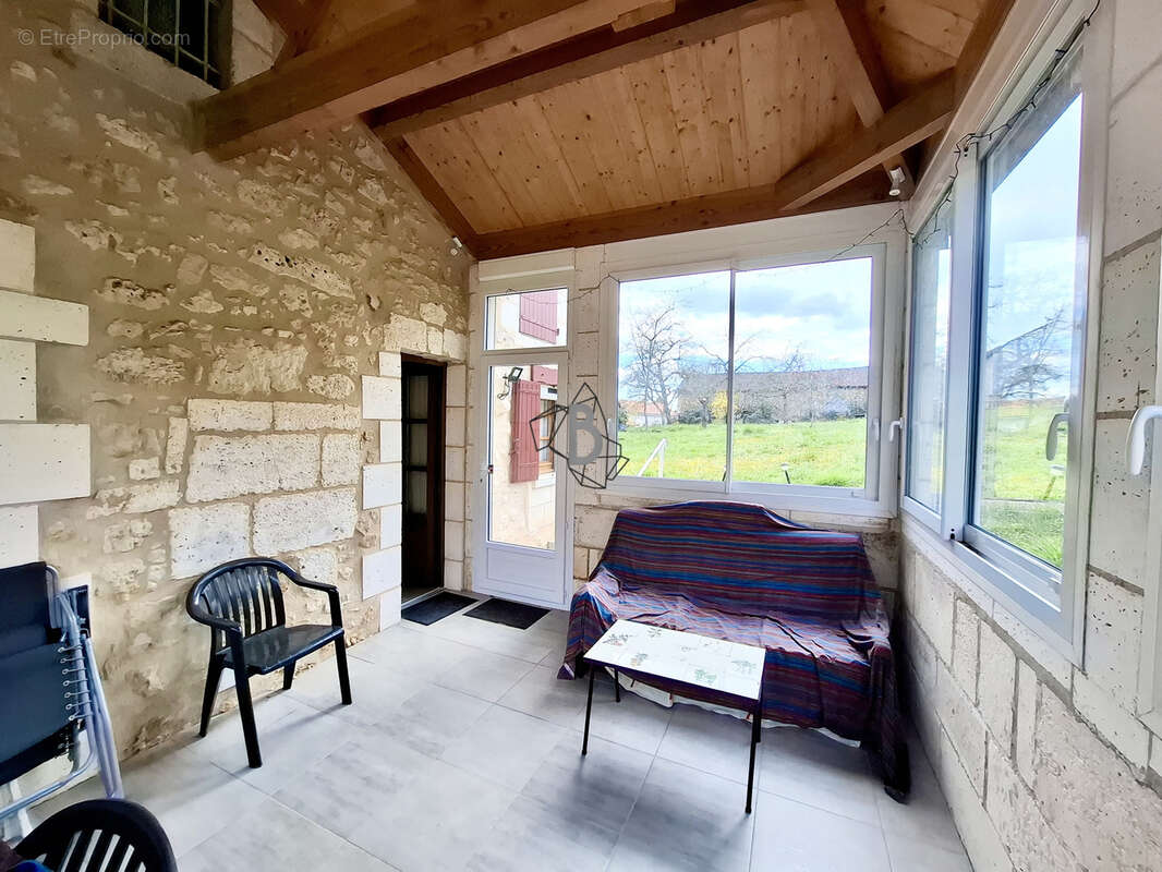 Maison à CHAMPAGNAC-DE-BELAIR