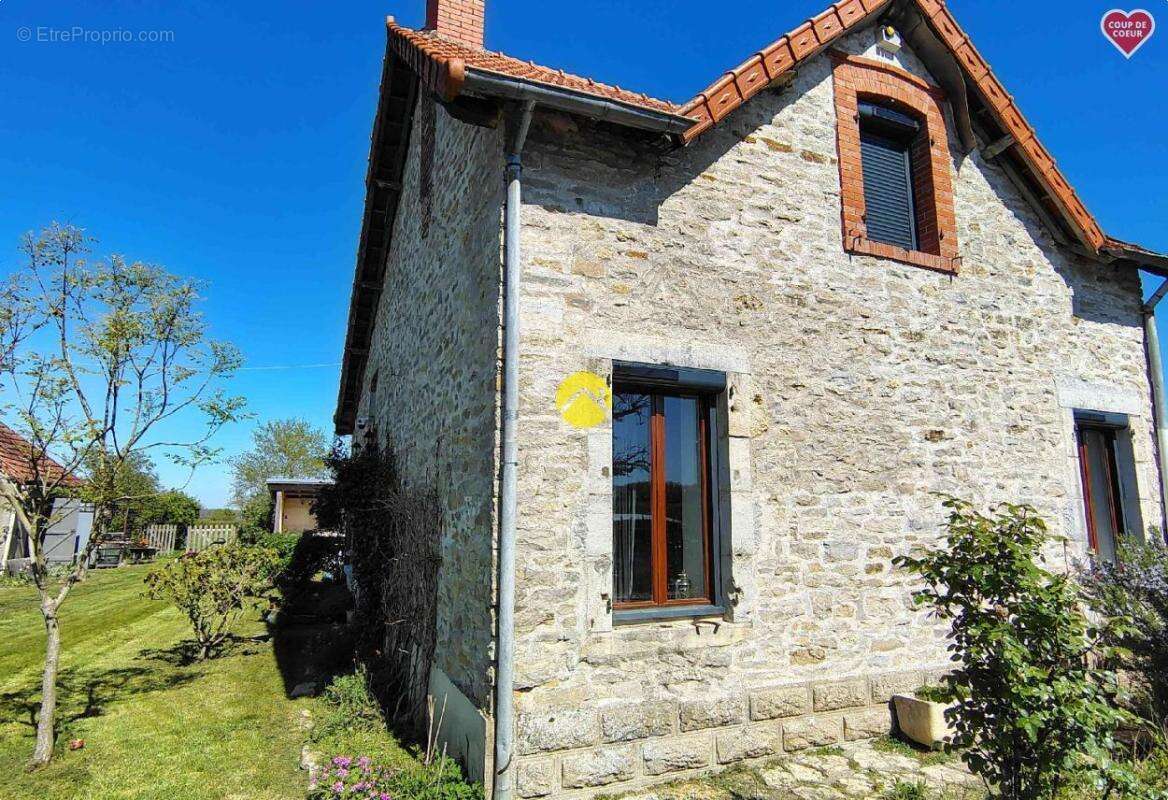 Maison à AUGY-SUR-AUBOIS