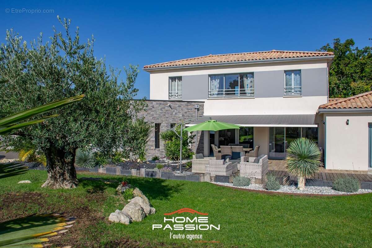 Maison à LES MATHES