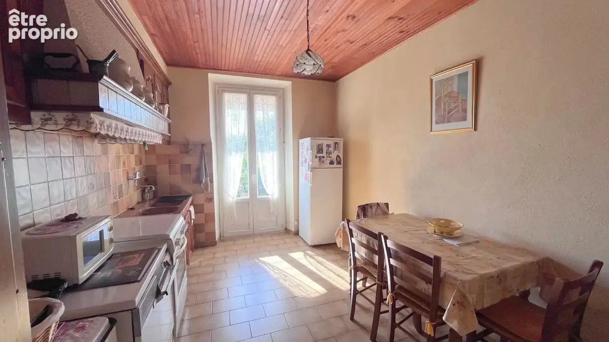 Maison de village avec garage et jardin - photo 4